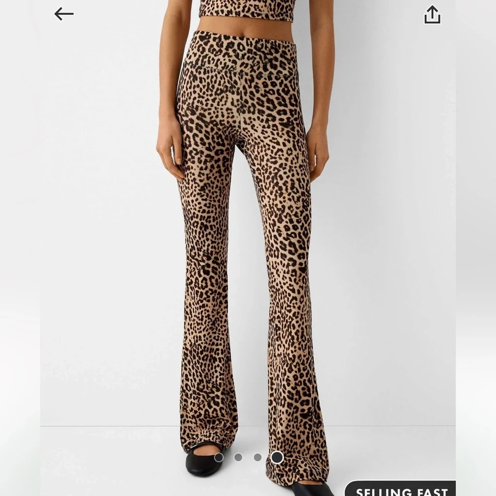 NWT Bershka leopard print flare pants M - Picture 4 of 5